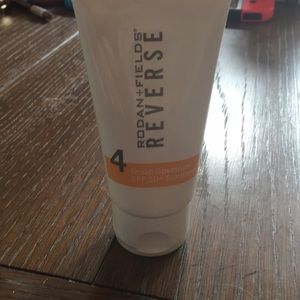 Rodan+Fields Reverse broad spectrum lotion